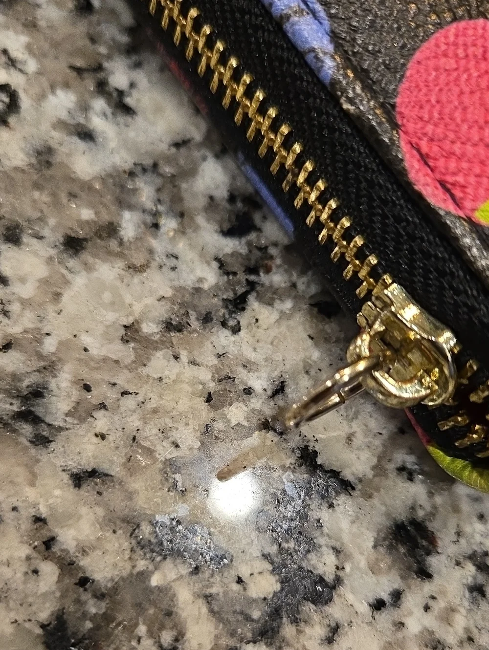 BETSY JOHNSON PEBBLED FAUX LEATHER CAT PRINT WRISTLET/ WALLET . MISSING STRAP.